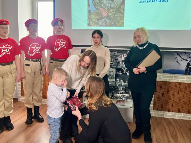 photo_5332343842814420039_y