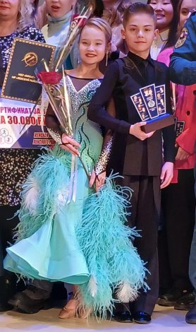 photo_5384520780563476269_y