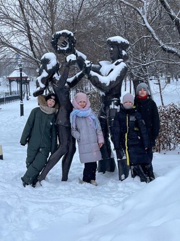 photo_5384520780563476271_y