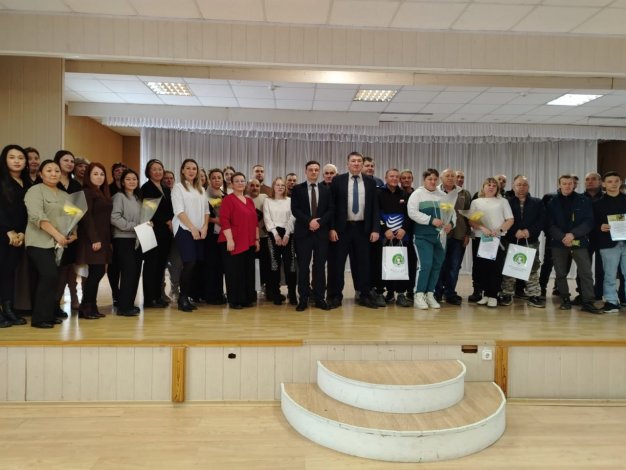 photo_5474361815539513370_y