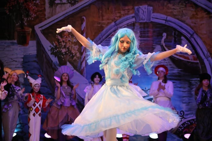 photo_5377563066691685851_y