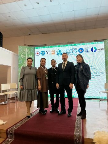 photo_5298644567341078310_y